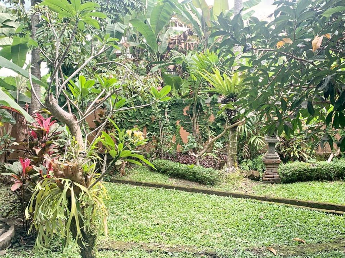 Indraprastha 2 Bungalow Ubud Buitenkant foto